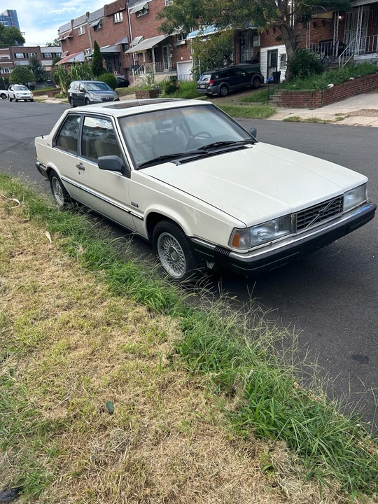 1989 Volvo 780 - Image 3 of 27