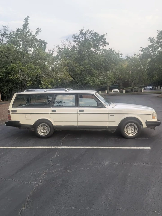 1989 Volvo 244 - Image 7 of 17