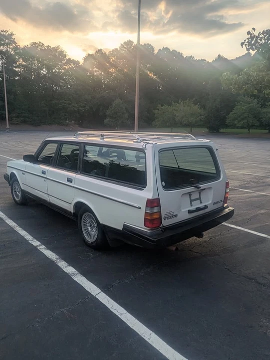 1989 Volvo 244 - Image 4 of 17