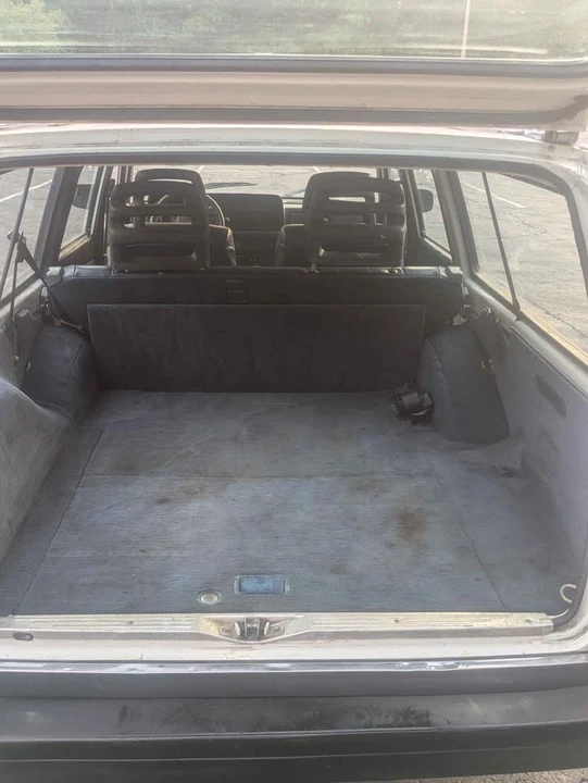1989 Volvo 244 - Image 14 of 17