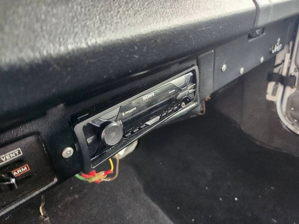 1989 Jeep YJ Wrangler - Image 10 of 14