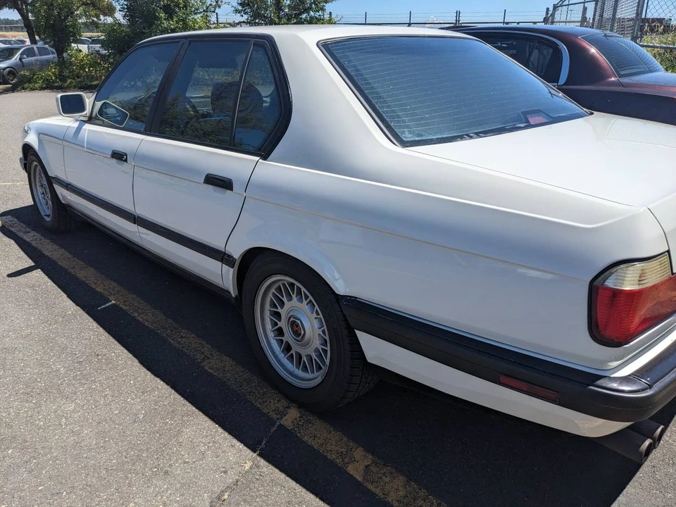 1989 BMW E32 7 Series - Image 4 of 8