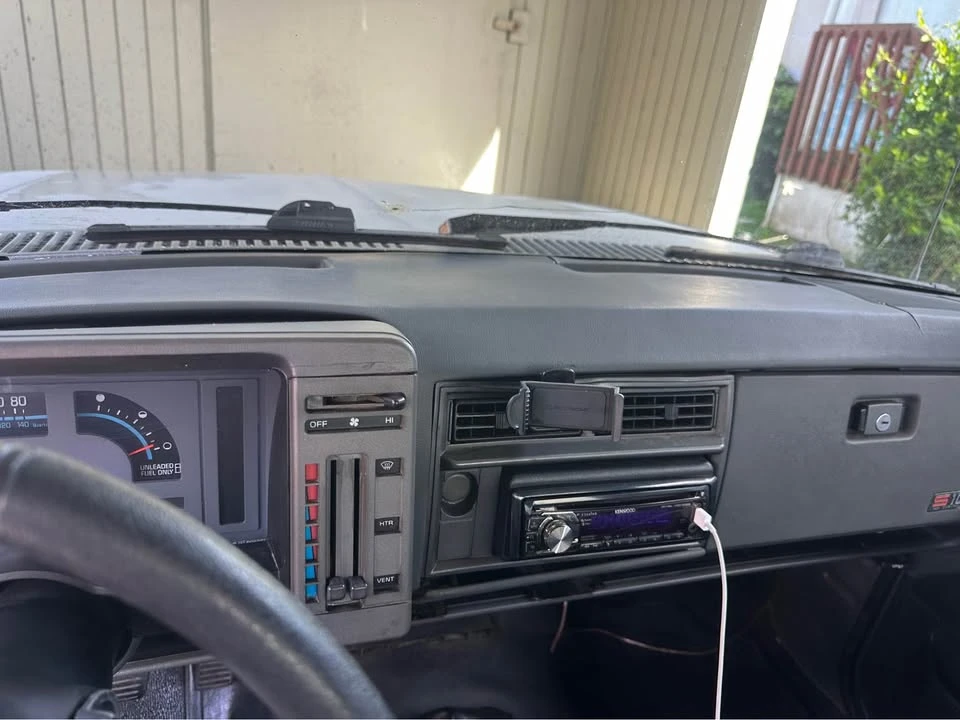 1989 Chevrolet S-10 - Image 5 of 10