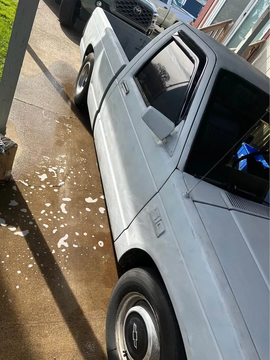 1989 Chevrolet S-10 - Image 2 of 10