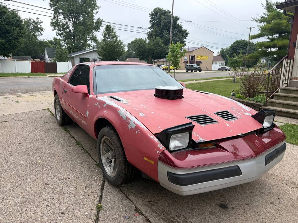 1989 Pontiac Firebird Formula 3rd Gen - Image 2 of 12