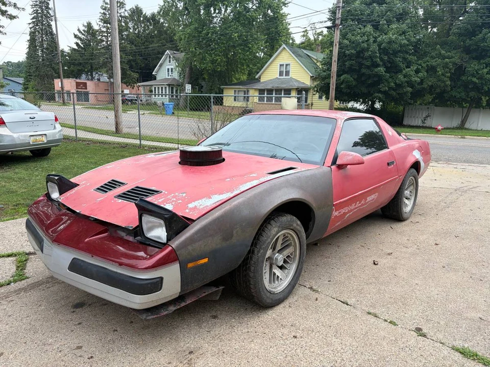 1989 Pontiac Firebird Formula 3rd Gen - Image 4 of 12