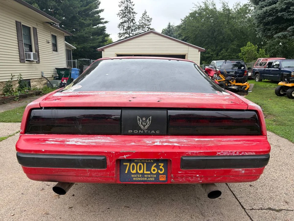 1989 Pontiac Firebird Formula 3rd Gen - Image 5 of 12