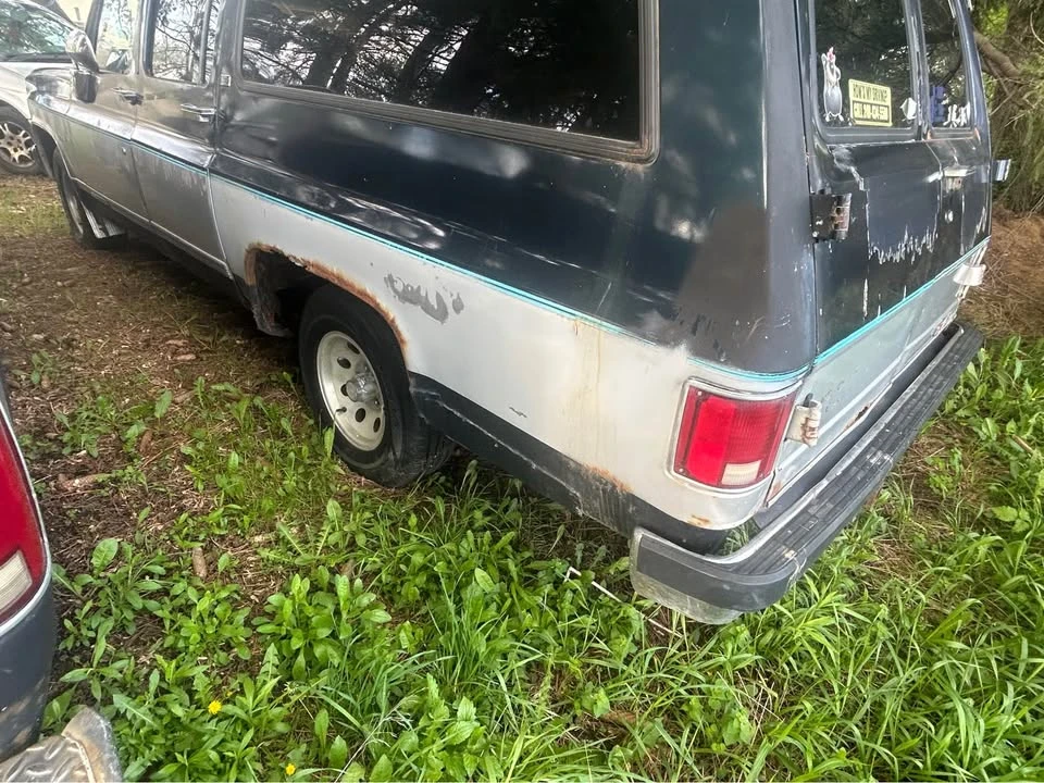 1989 GMC Suburban 7th Gen - Image 4 of 10