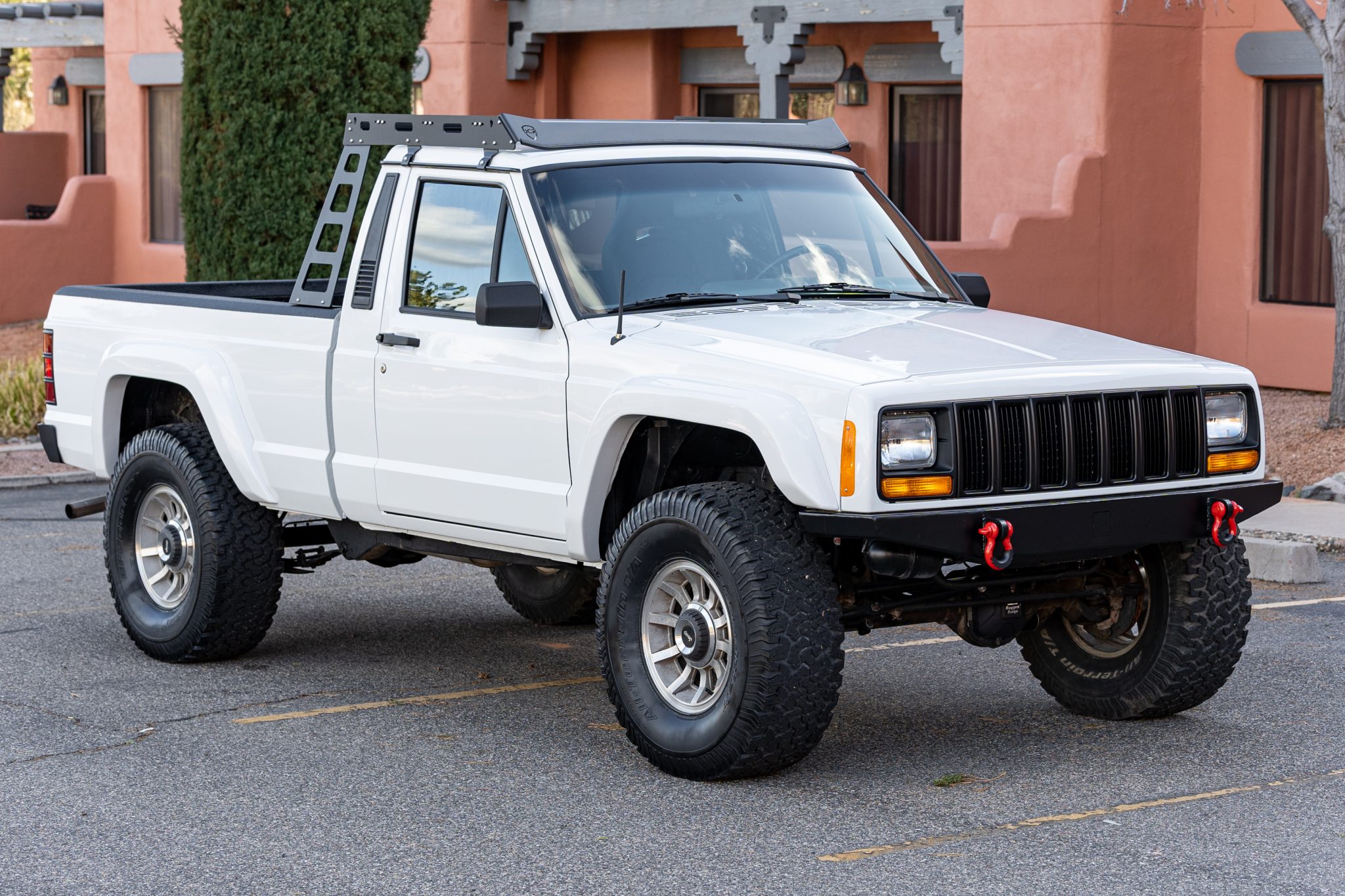 Modified 1988 Jeep Comanche 4×4 5-Speed