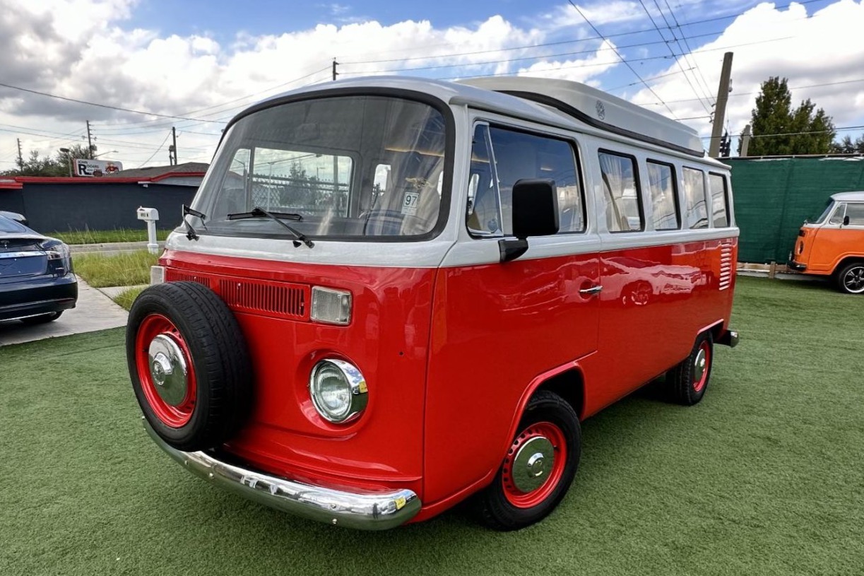 1989 Volkswagen Type 2 Kombi Camper Conversion