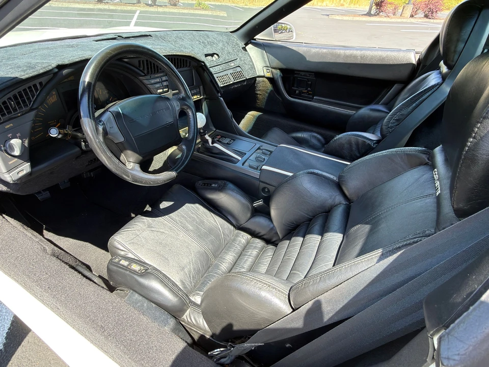Chevrolet Corvette C4 ZR1 - Image 15 of 24