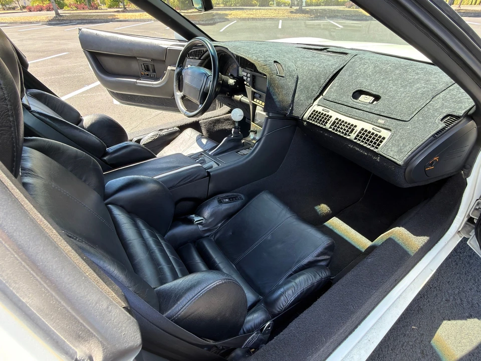 Chevrolet Corvette C4 ZR1 - Image 16 of 24