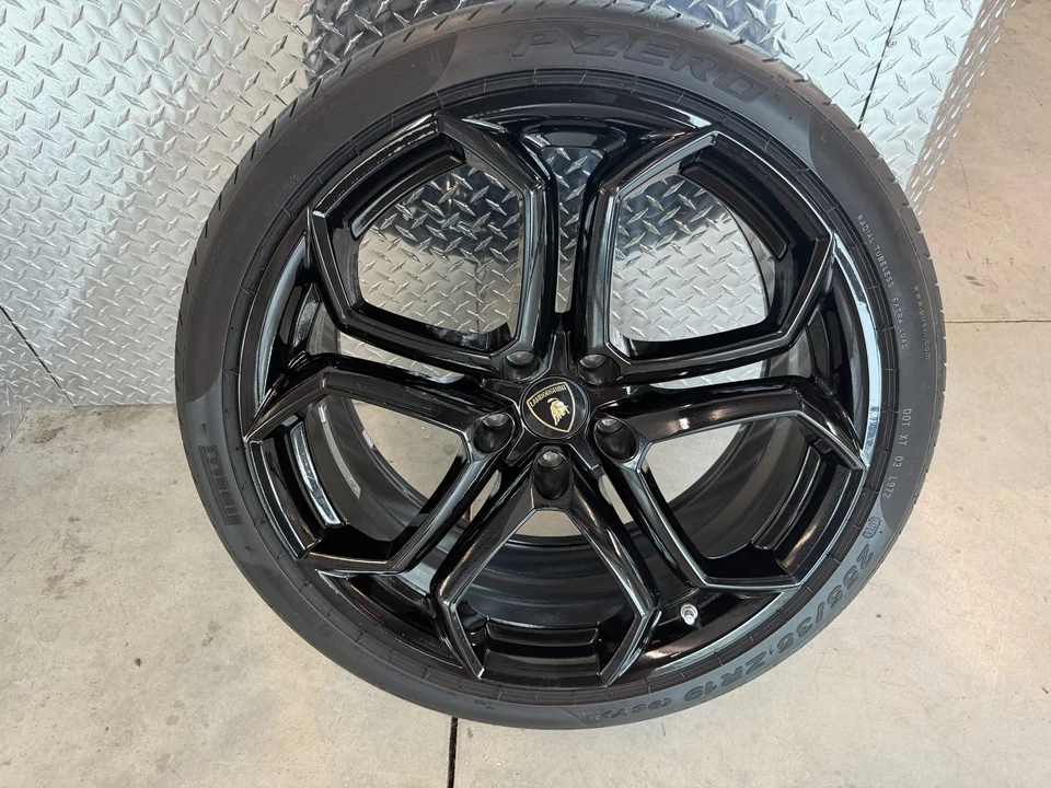 Parts & Memorabilia Speedline Wheels - Image 10 of 24