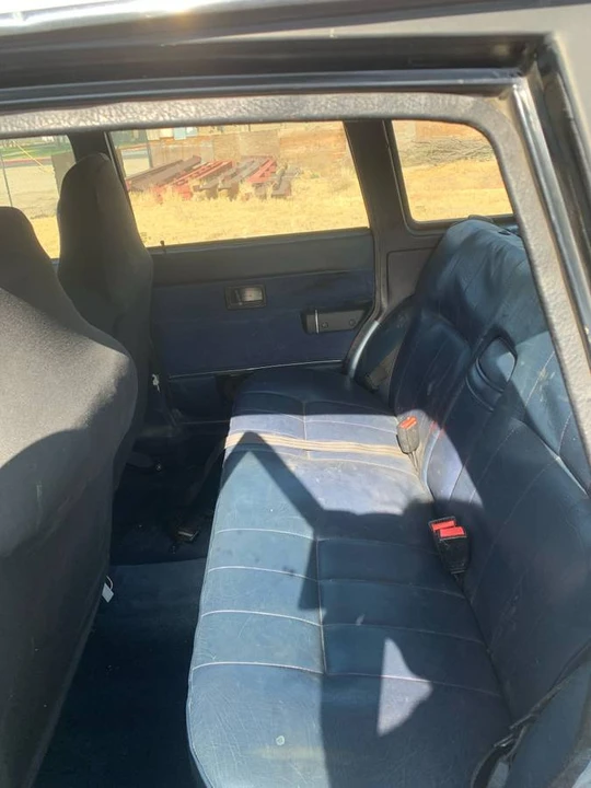 1990 Volvo 245 - Image 6 of 8