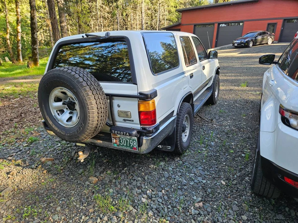 1990 Toyota 4Runner 2nd Gen - Image 8 of 10