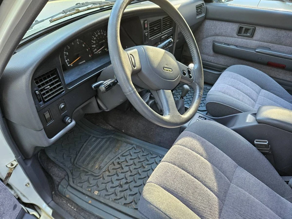 1990 Toyota 4Runner 2nd Gen - Image 5 of 10