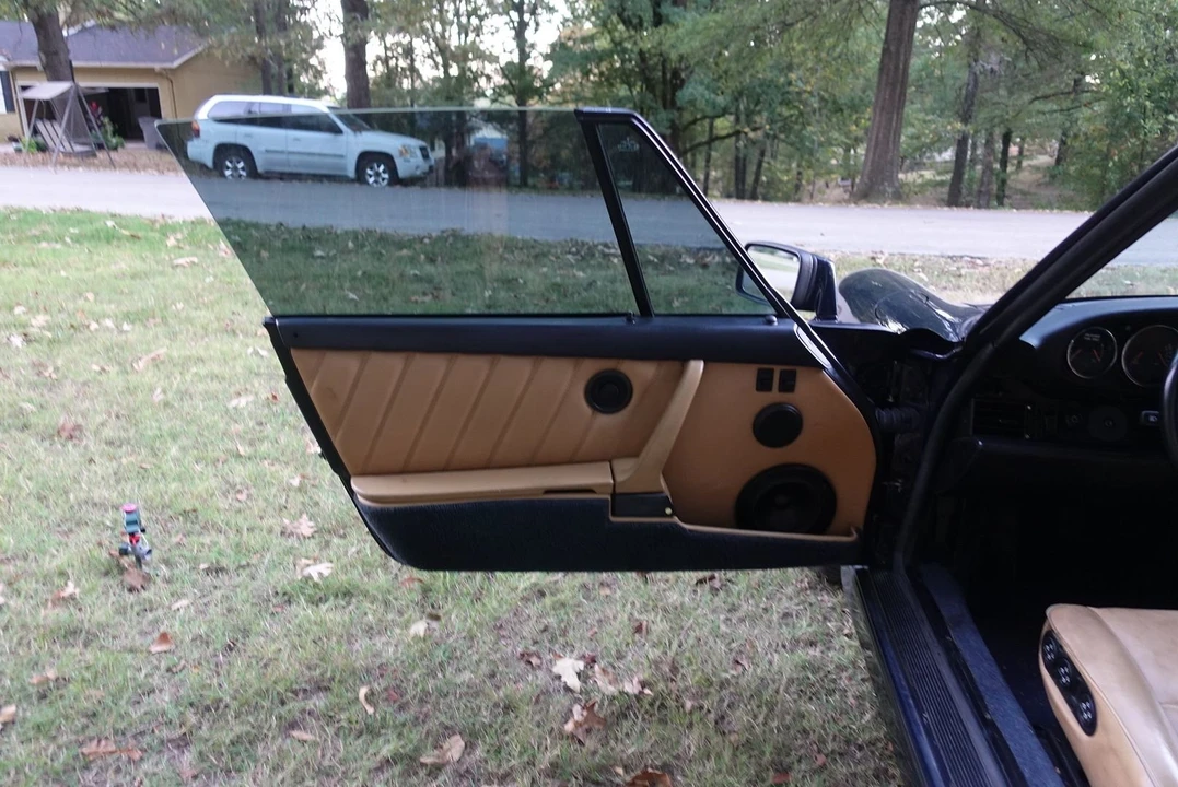 1990 Porsche 964 Carrera 4 - Image 9 of 13