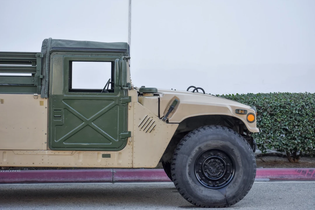 1990 AM General Hummer - Image 20 of 31