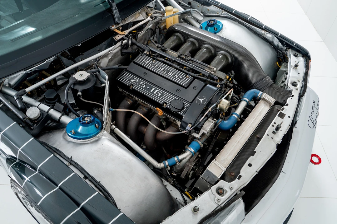 1990 Mercedes-Benz 190E 2.5-16 Evolution II - Image 23 of 31