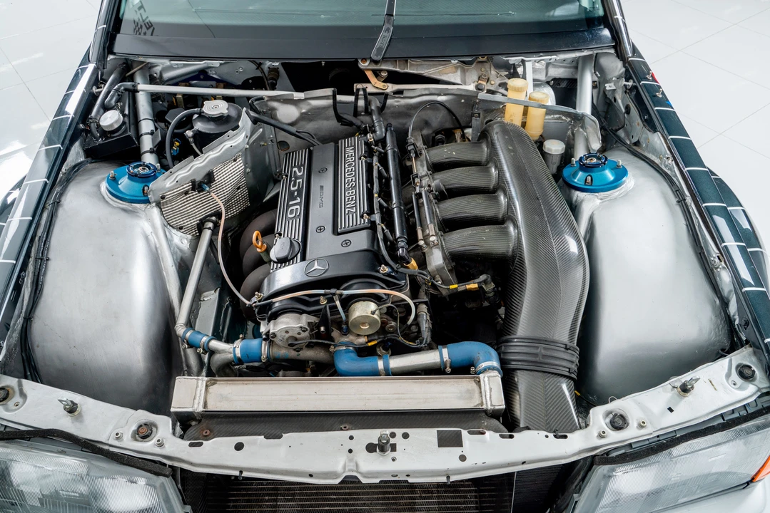 1990 Mercedes-Benz 190E 2.5-16 Evolution II - Image 28 of 31