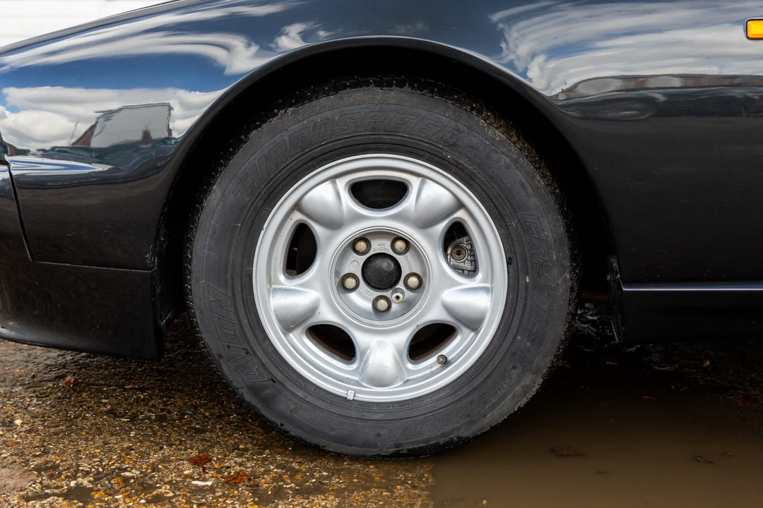 1990 Aston Martin Virage - Image 29 of 31