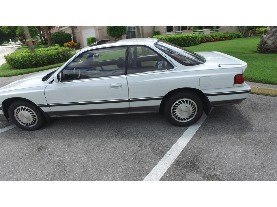 1990 Acura Legend 1st Gen - Image 11 of 31