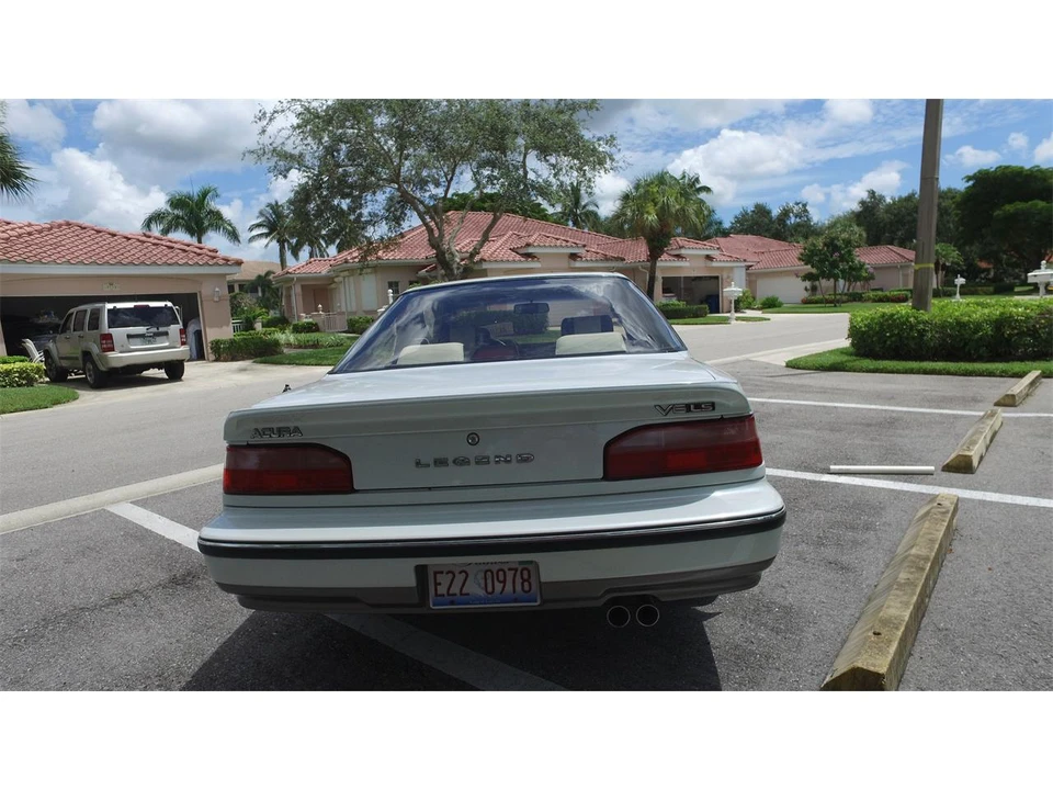 1990 Acura Legend 1st Gen - Image 9 of 31