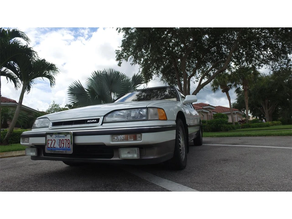 1990 Acura Legend 1st Gen - Image 2 of 31