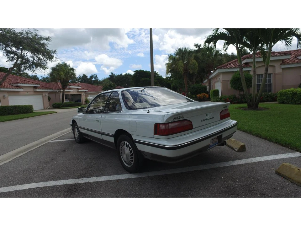 1990 Acura Legend 1st Gen - Image 10 of 31