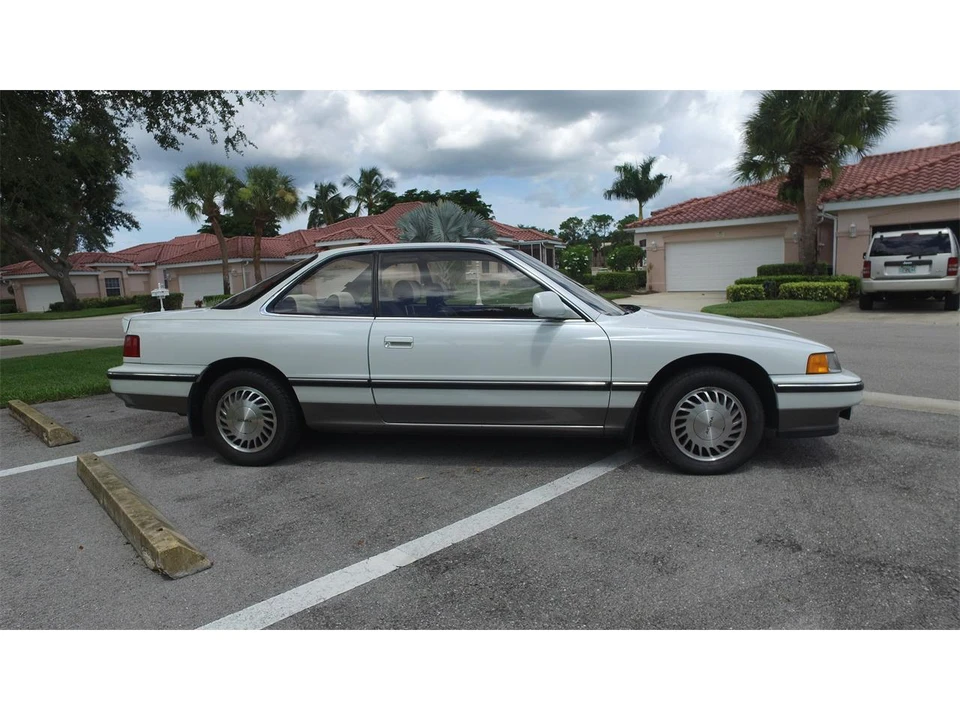 1990 Acura Legend 1st Gen - Image 5 of 31