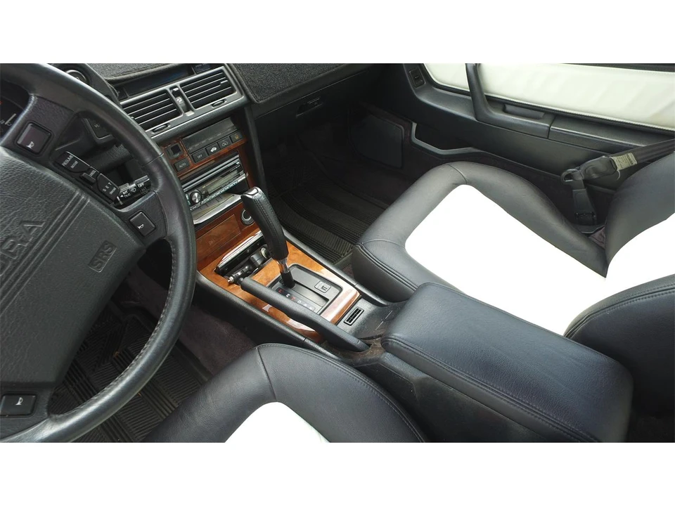 1990 Acura Legend 1st Gen - Image 21 of 31