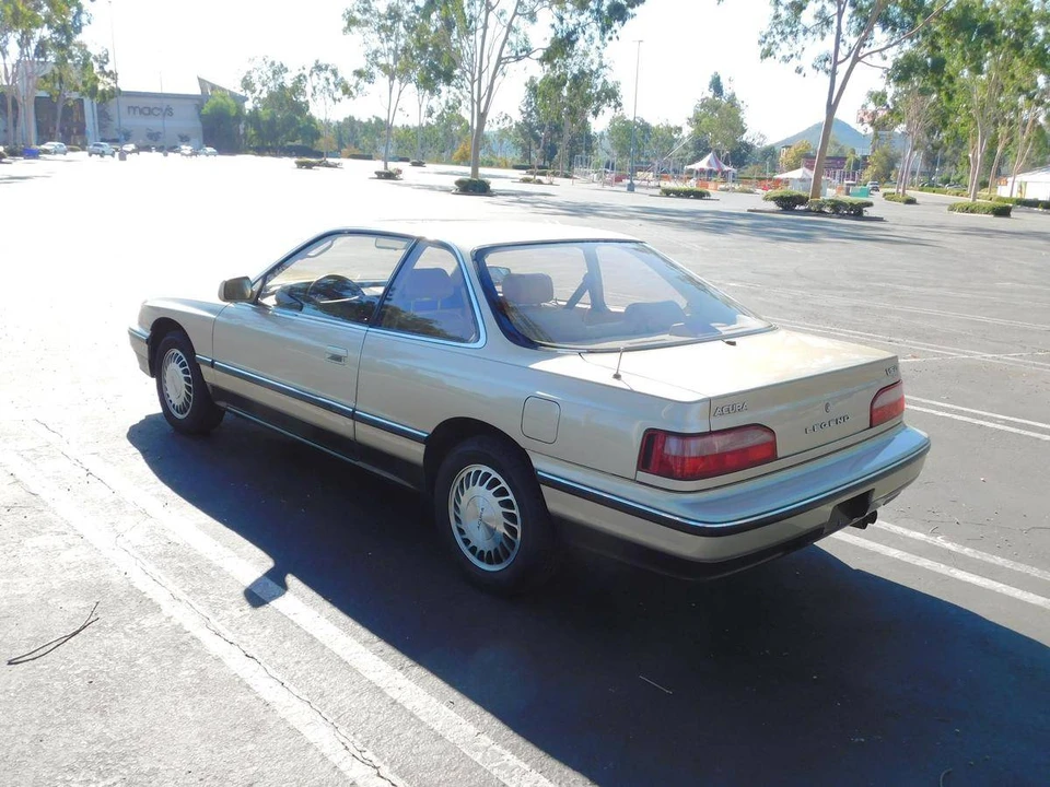 1990 Acura Legend 1st Gen - Image 9 of 30