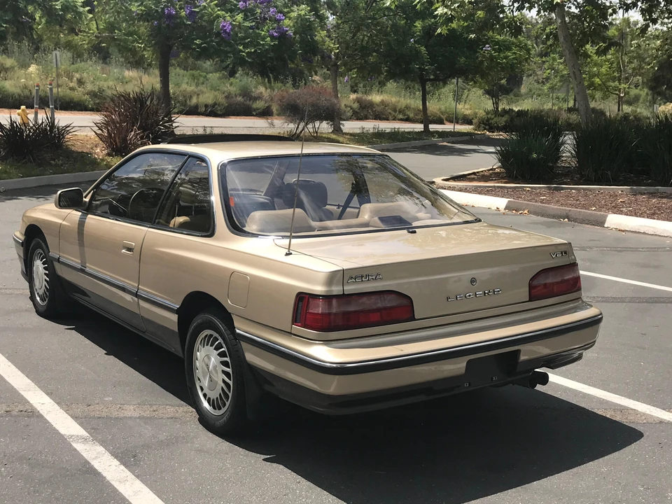 1990 Acura Legend 1st Gen - Image 10 of 30