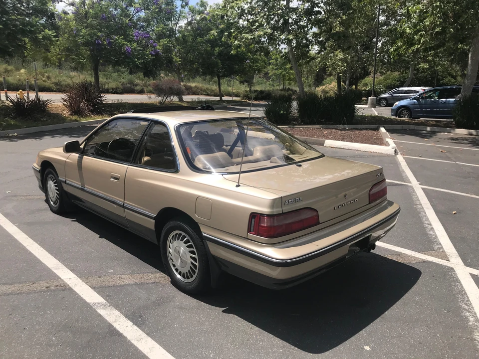 1990 Acura Legend 1st Gen - Image 4 of 30