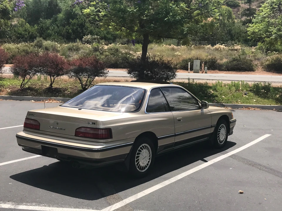 1990 Acura Legend 1st Gen - Image 15 of 30