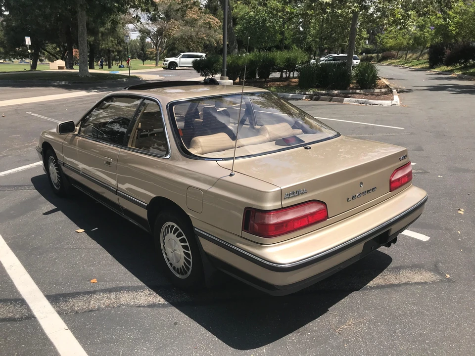 1990 Acura Legend 1st Gen - Image 11 of 30