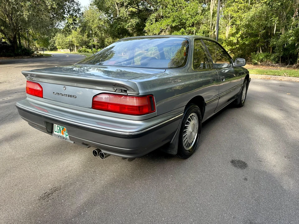 1990 Acura Legend 1st Gen - Image 14 of 31