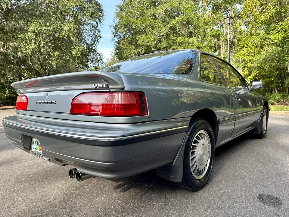 1990 Acura Legend 1st Gen - Image 15 of 31