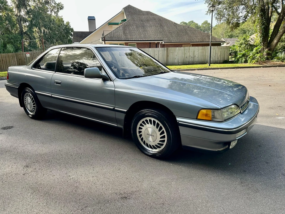 1990 Acura Legend 1st Gen - Image 16 of 31