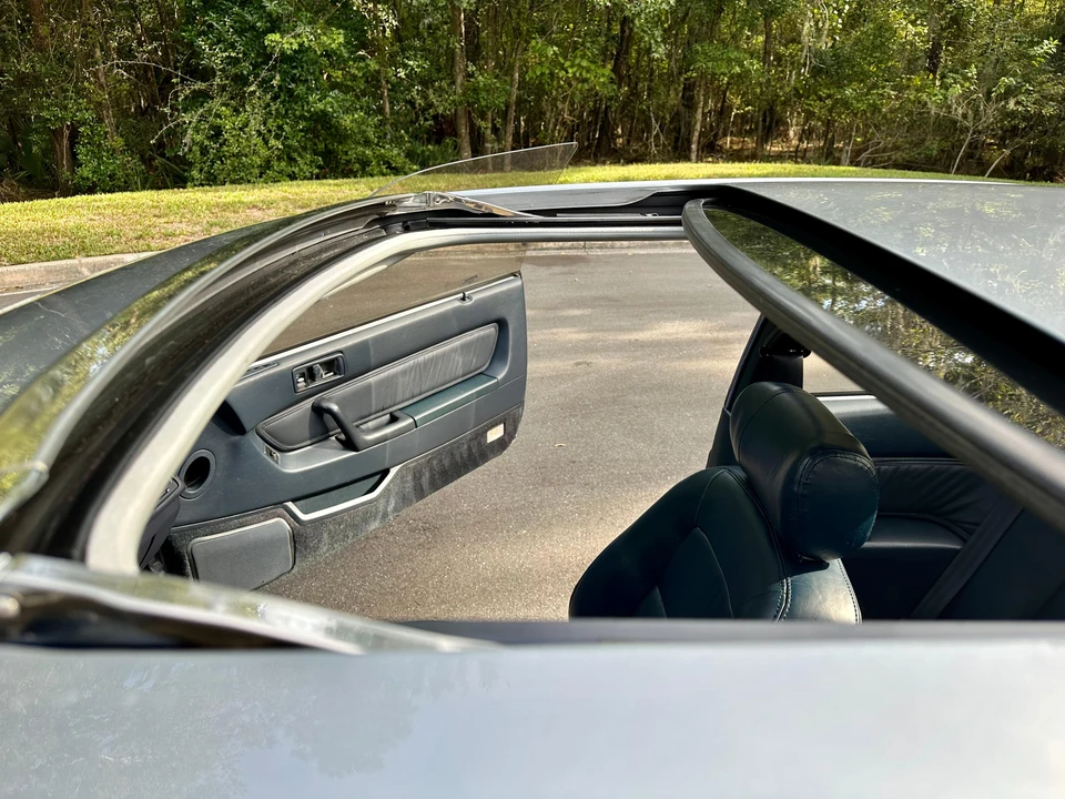 1990 Acura Legend 1st Gen - Image 24 of 31