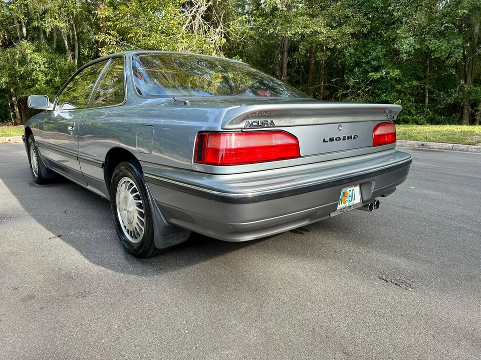1990 Acura Legend 1st Gen - Image 11 of 31