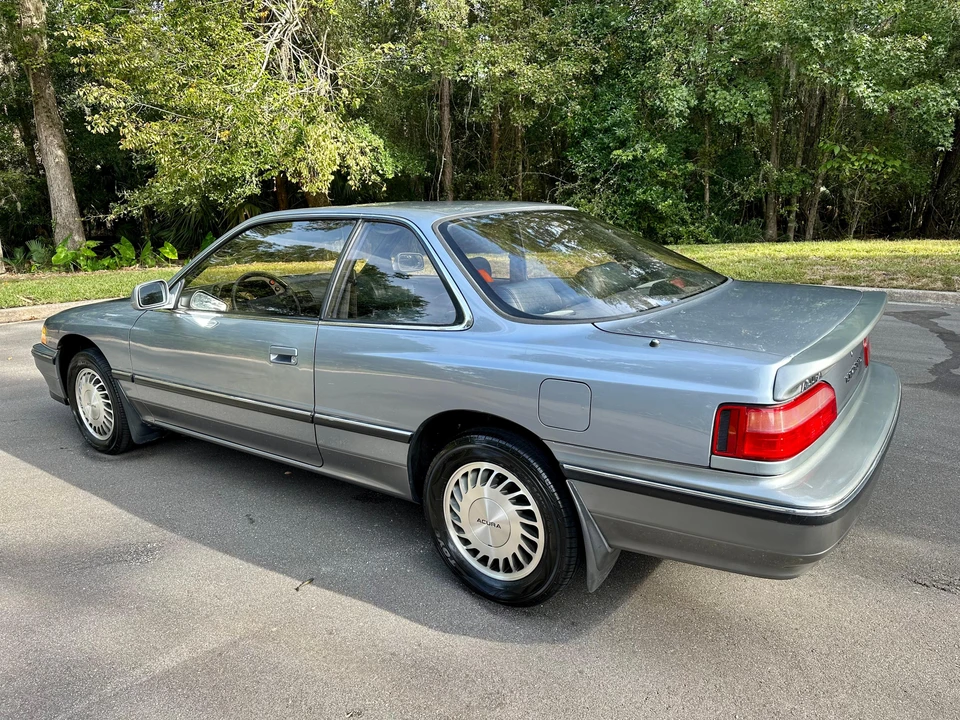 1990 Acura Legend 1st Gen - Image 10 of 31
