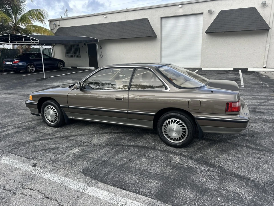 1990 Acura Legend 1st Gen - Image 5 of 31