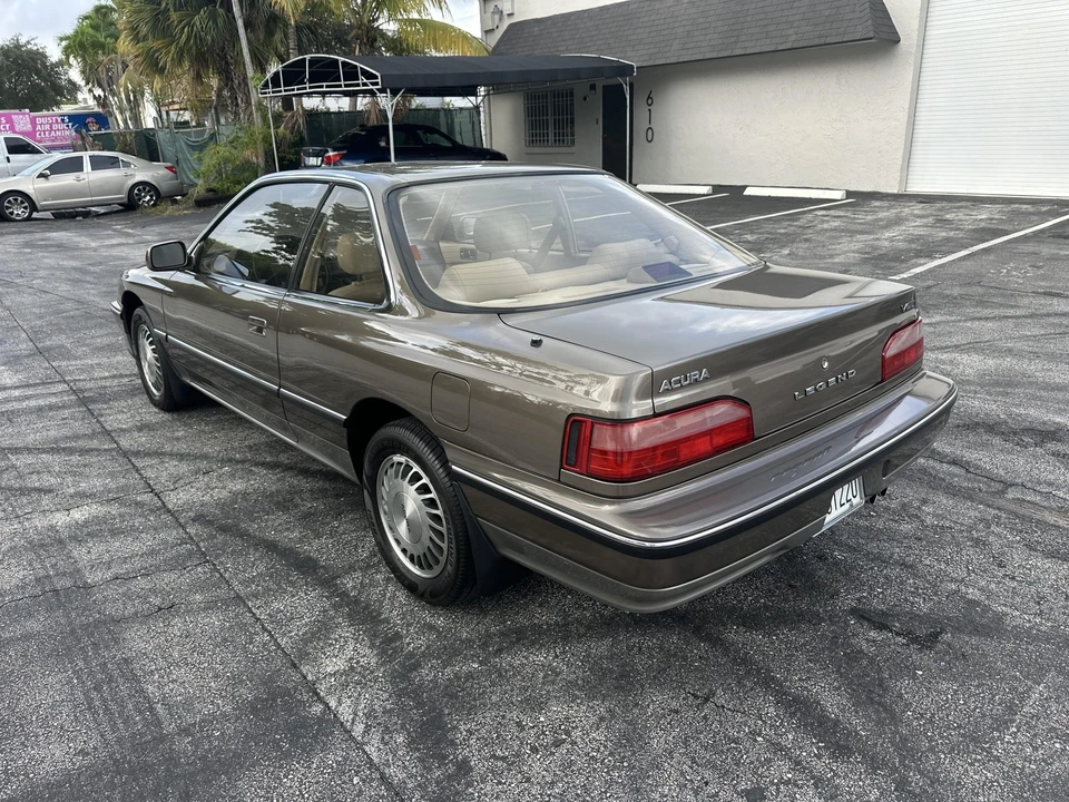 1990 Acura Legend 1st Gen - Image 6 of 31