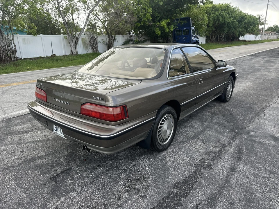 1990 Acura Legend 1st Gen - Image 10 of 31