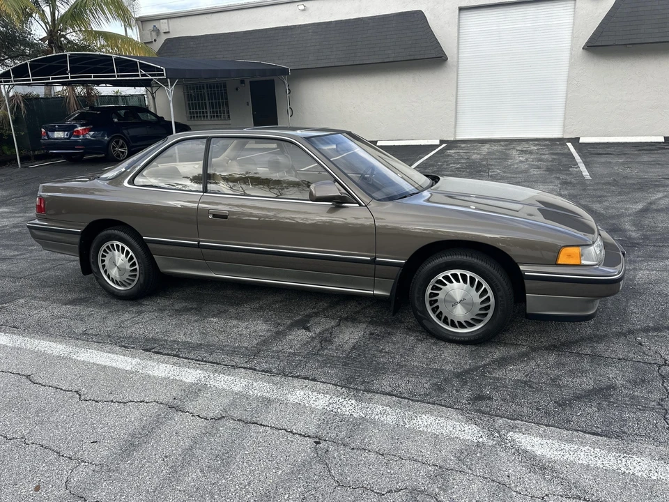 1990 Acura Legend 1st Gen - Image 14 of 31