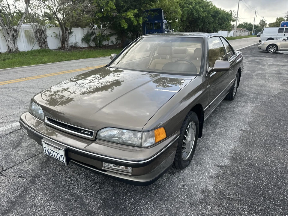 1990 Acura Legend 1st Gen - Image 2 of 31