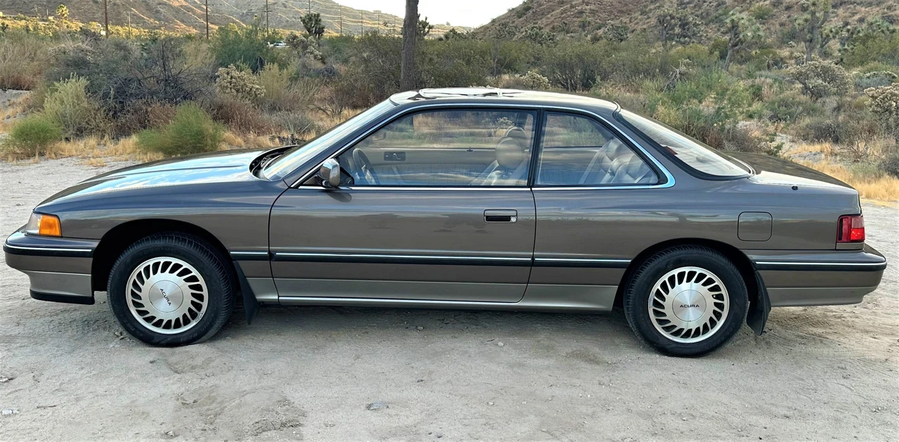 1990 Acura Legend 1st Gen - Image 13 of 31