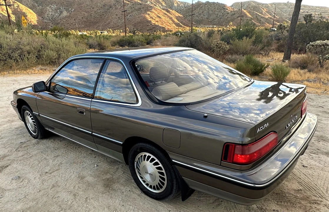 1990 Acura Legend 1st Gen - Image 15 of 31