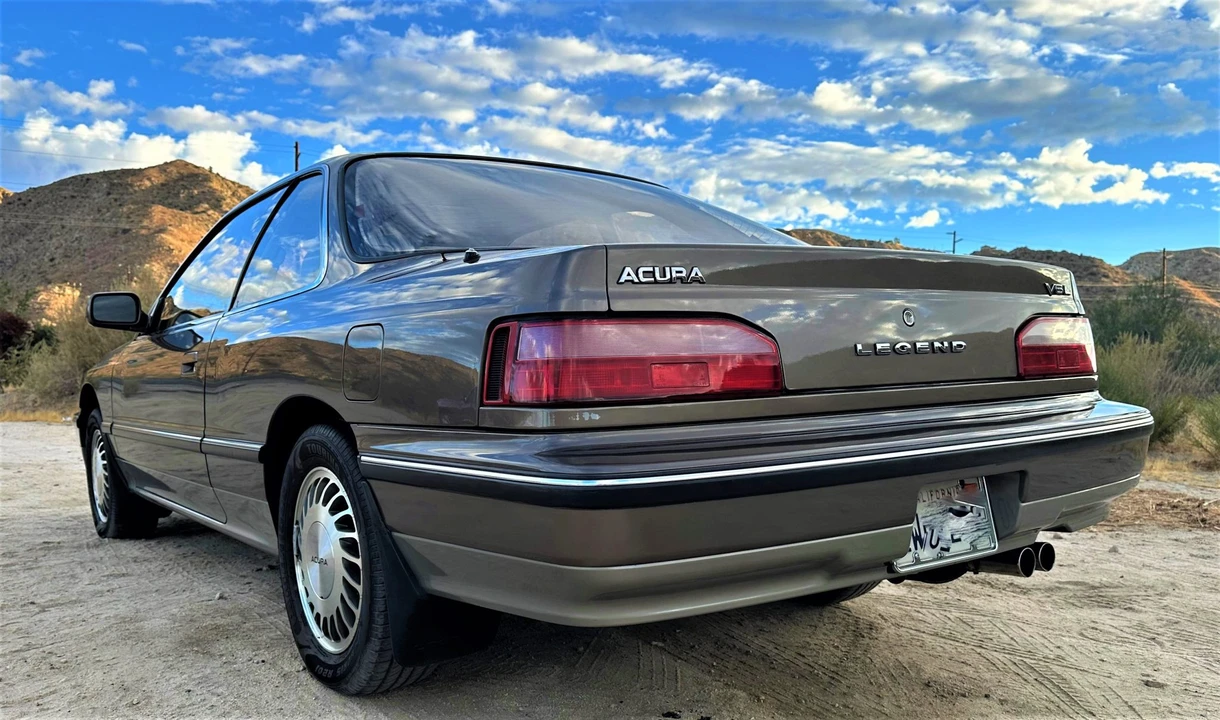 1990 Acura Legend 1st Gen - Image 17 of 31